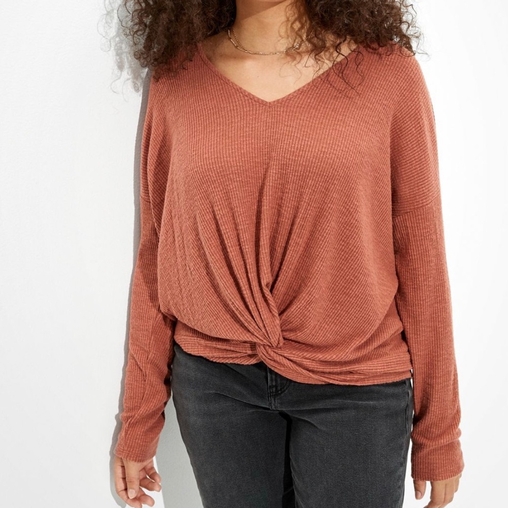 American eagle rust long sleeve knot tee